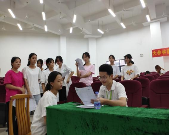 （图9：大参林订单班面试现场）.png