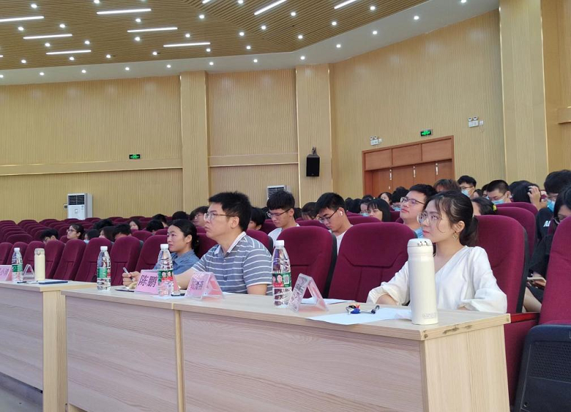 出席老师图片.png