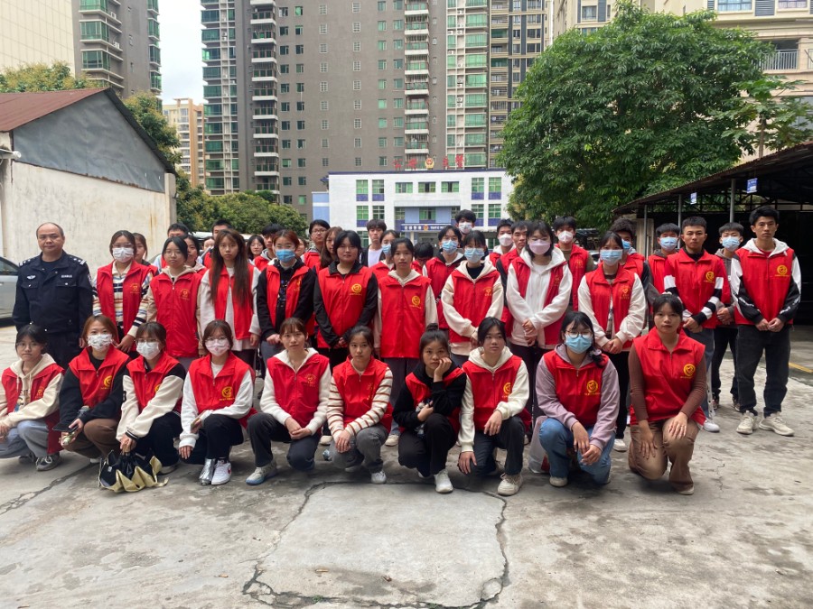 fb156317a38b81a7a9aa28abf95160e.jpg