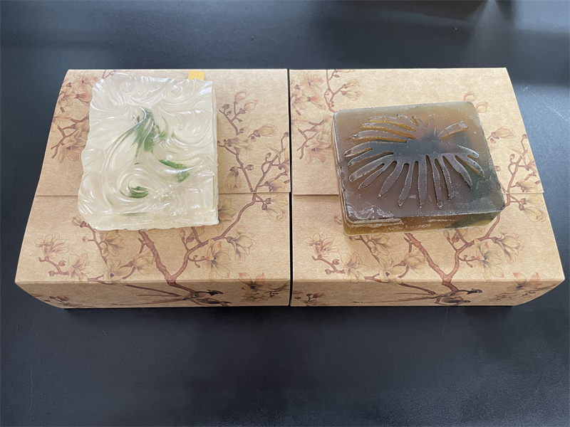 图为科创营营员制作的中药肥皂成品.jpg