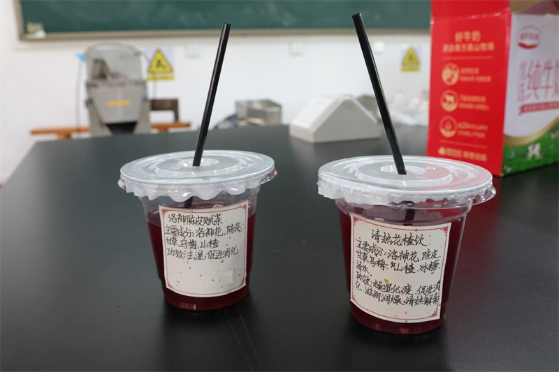 图为营员制作的洛神陈皮赋茶.png